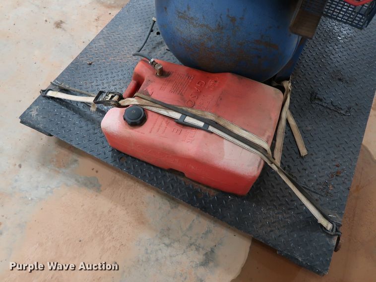 image for item FE9681 2003 Quincy QT-15 air compressor