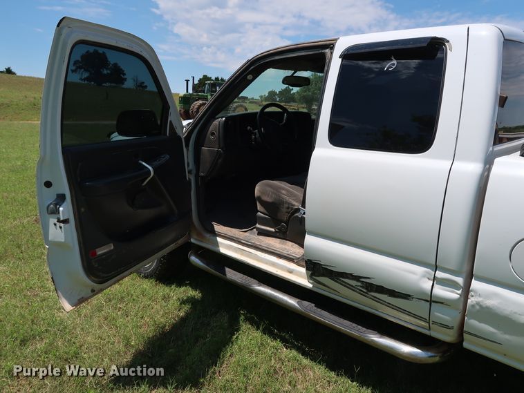 image for item FE9682 2005 Chevrolet Silverado 1500 Ext. Cab pickup truck