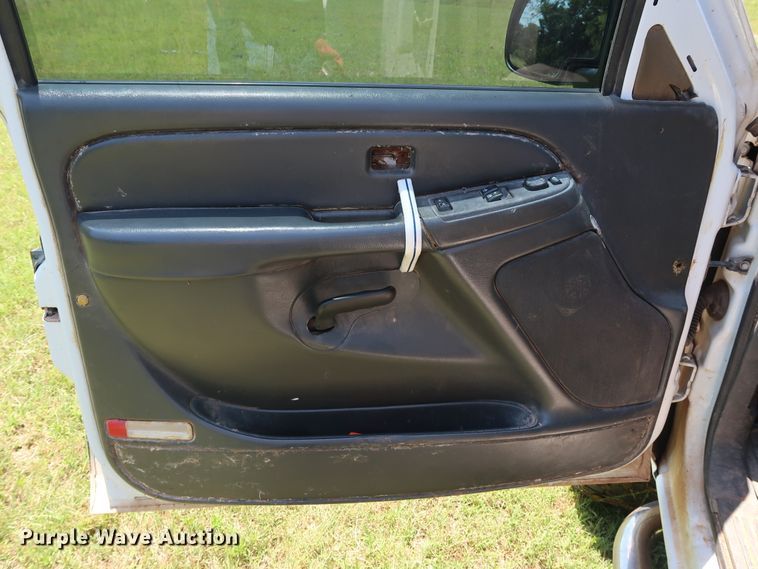 image for item FE9682 2005 Chevrolet Silverado 1500 Ext. Cab pickup truck