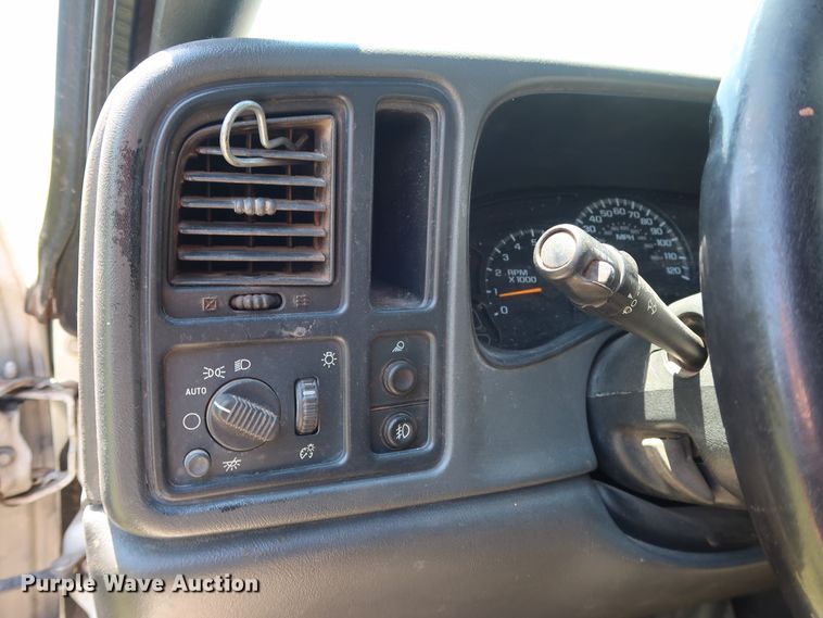 image for item FE9682 2005 Chevrolet Silverado 1500 Ext. Cab pickup truck