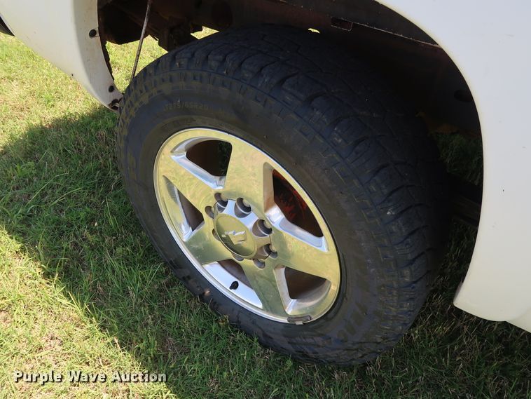 image for item FE9682 2005 Chevrolet Silverado 1500 Ext. Cab pickup truck