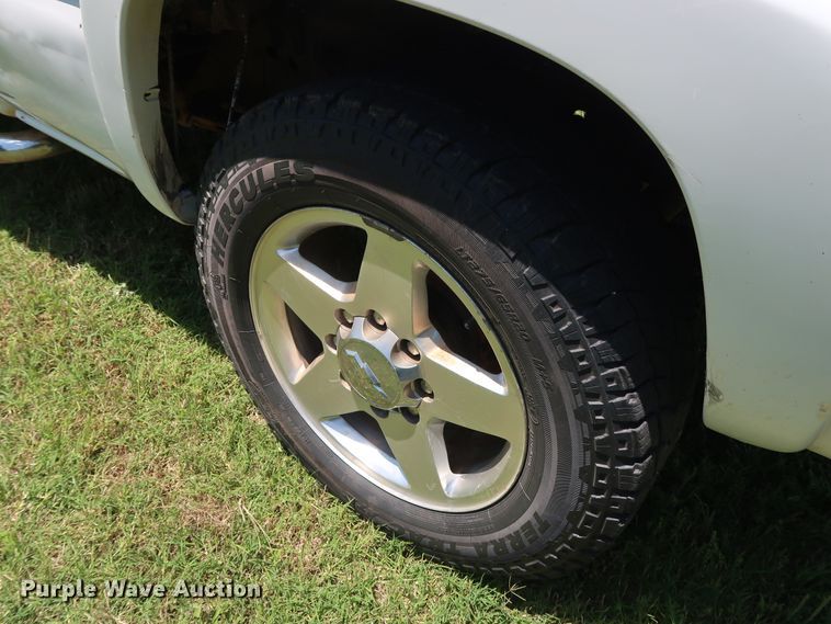 image for item FE9682 2005 Chevrolet Silverado 1500 Ext. Cab pickup truck