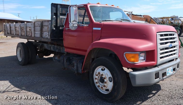 image for item FE9687 1995 Ford F700 dump flatbed truck