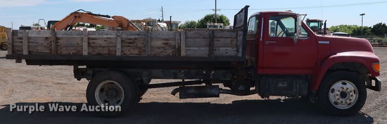 image for item FE9687 1995 Ford F700 dump flatbed truck
