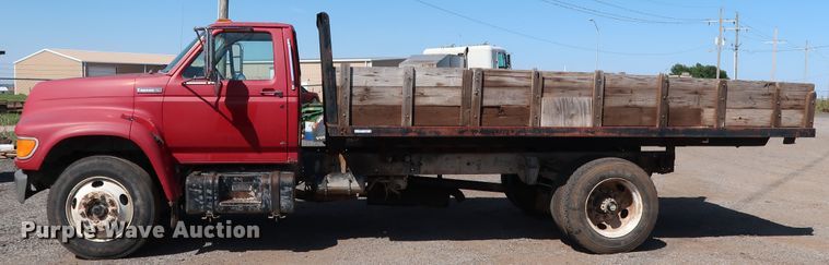 image for item FE9687 1995 Ford F700 dump flatbed truck
