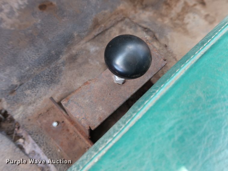 image for item FE9687 1995 Ford F700 dump flatbed truck