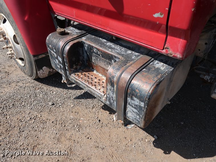 image for item FE9687 1995 Ford F700 dump flatbed truck