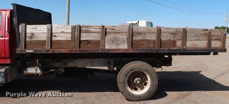 image for item FE9687 1995 Ford F700 dump flatbed truck