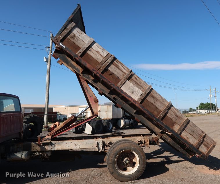 image for item FE9687 1995 Ford F700 dump flatbed truck