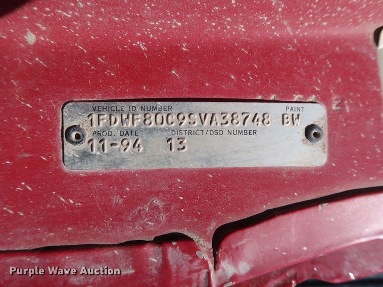 image for item FE9687 1995 Ford F700 dump flatbed truck