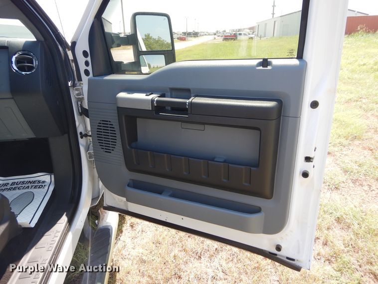 image for item FI9838 2013 Ford F350 Crew Cab pickup truck