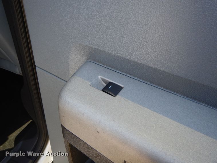 image for item FI9838 2013 Ford F350 Crew Cab pickup truck