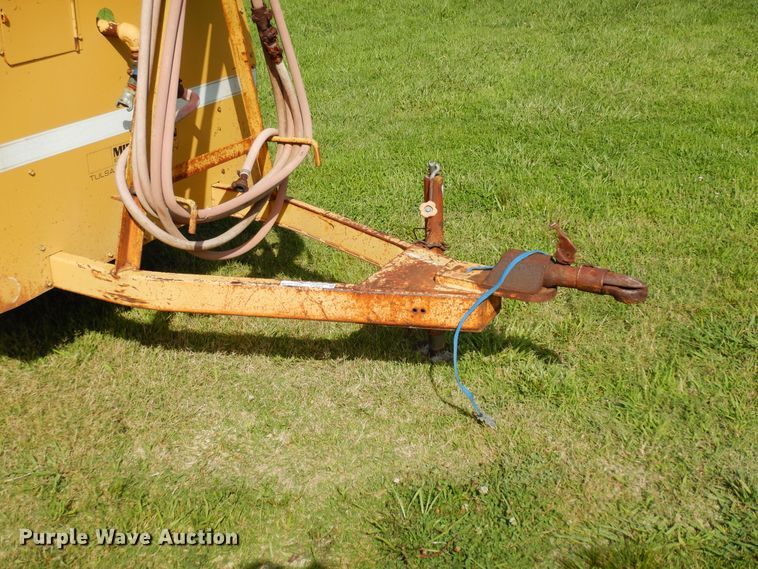 image for item FI9862 Leroi 185 air compressor