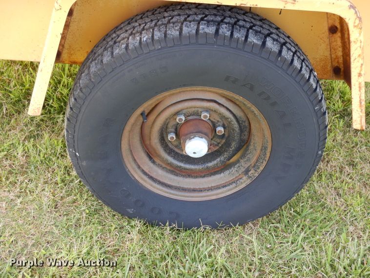 image for item FI9862 Leroi 185 air compressor