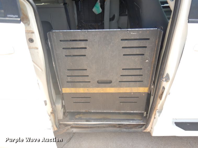image for item FI9874 2010 Dodge Grand Caravan handicap accessible van