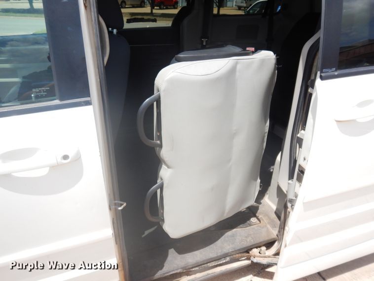 image for item FI9874 2010 Dodge Grand Caravan handicap accessible van
