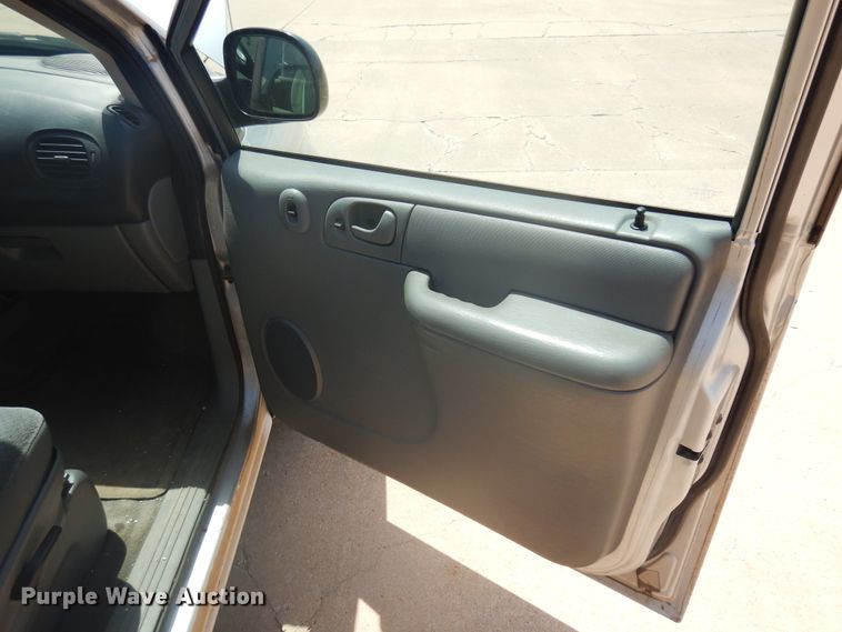 image for item FI9875 2006 Dodge Grand Caravan van