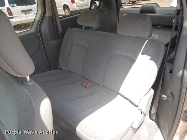image for item FI9875 2006 Dodge Grand Caravan van