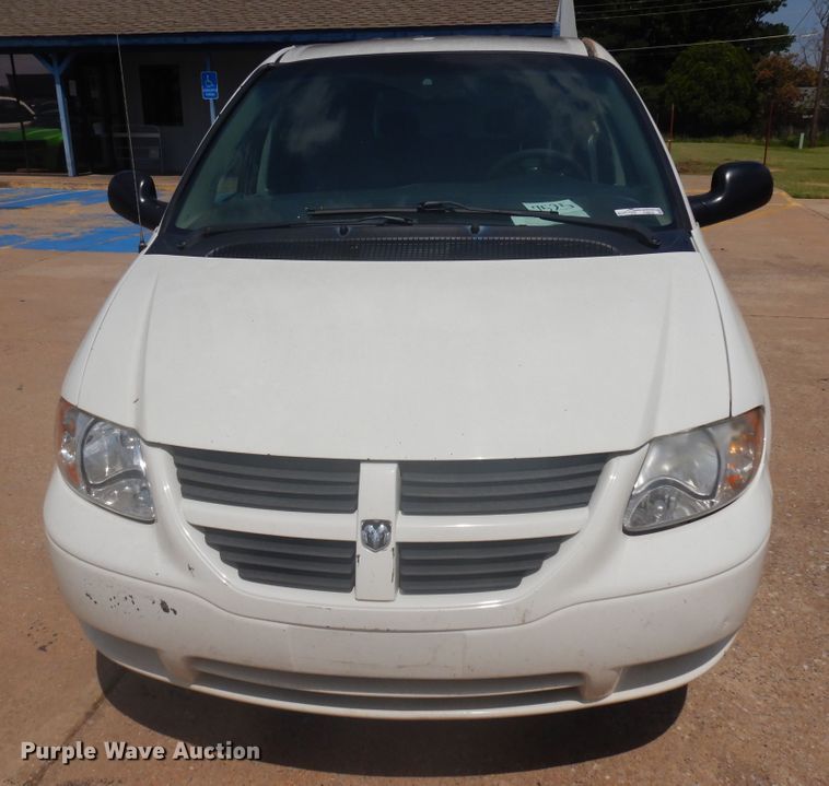 image for item FI9876 2007 Dodge Grand Caravan handicap accessible van