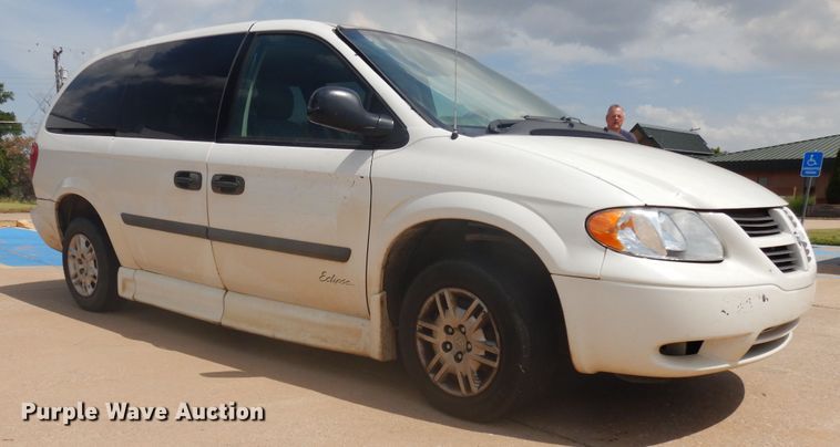 image for item FI9876 2007 Dodge Grand Caravan handicap accessible van