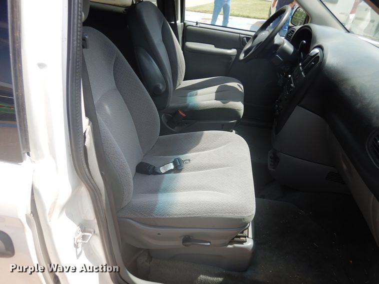 image for item FI9876 2007 Dodge Grand Caravan handicap accessible van