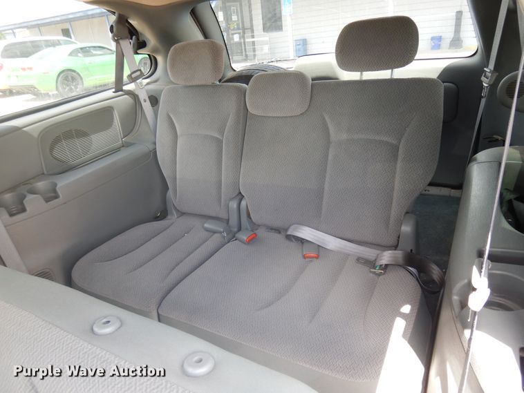 image for item FI9876 2007 Dodge Grand Caravan handicap accessible van