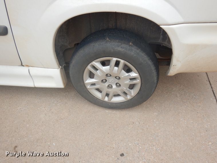 image for item FI9876 2007 Dodge Grand Caravan handicap accessible van