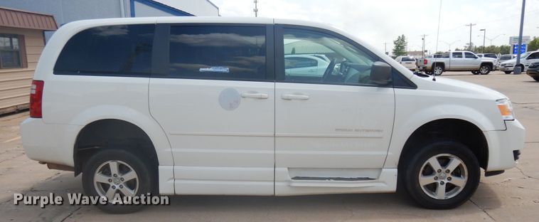 image for item FI9877 2010 Dodge Grand Caravan handicap accessible van