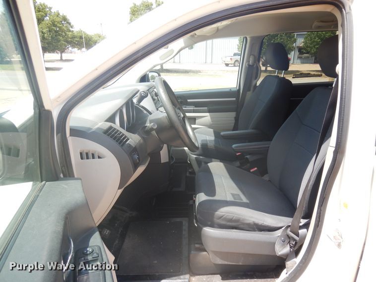 image for item FI9877 2010 Dodge Grand Caravan handicap accessible van