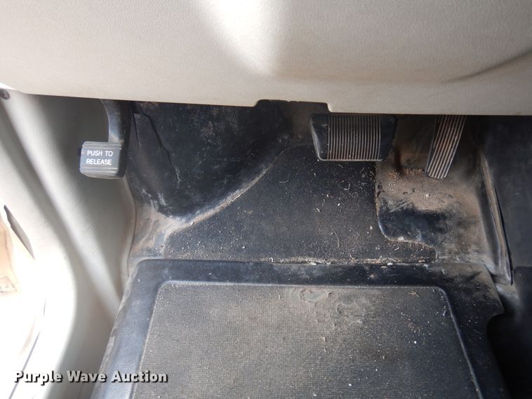 image for item FI9877 2010 Dodge Grand Caravan handicap accessible van