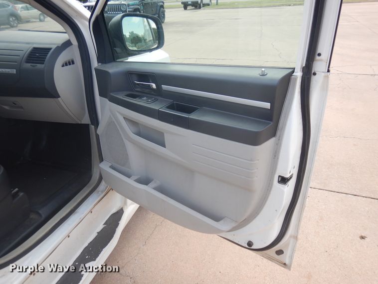 image for item FI9877 2010 Dodge Grand Caravan handicap accessible van