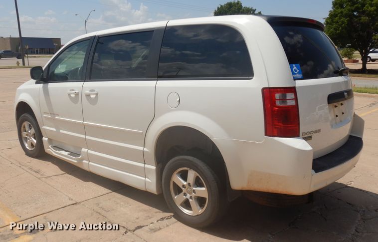 image for item FI9878 2010 Dodge Grand Caravan handicap accessible van