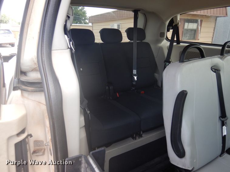 image for item FI9878 2010 Dodge Grand Caravan handicap accessible van