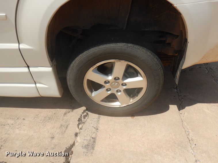 image for item FI9878 2010 Dodge Grand Caravan handicap accessible van