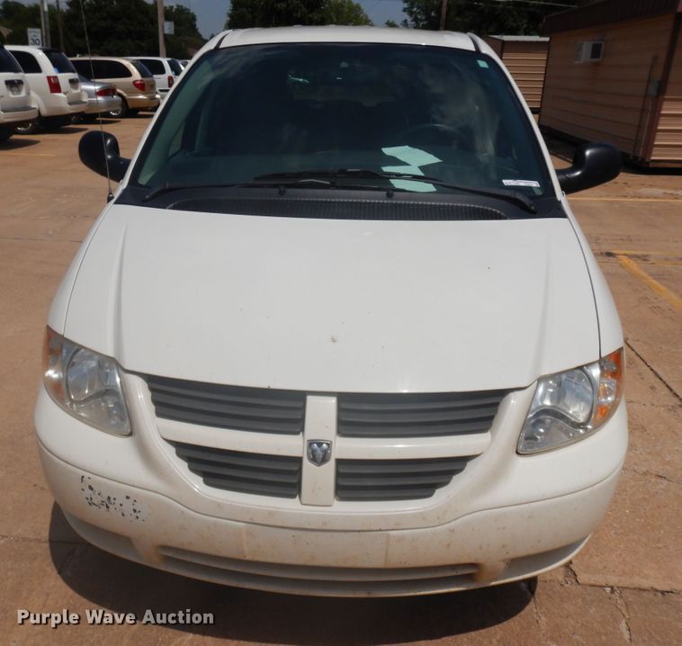 image for item FI9879 2007 Dodge Grand Caravan handicap accessible van