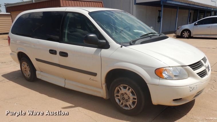 image for item FI9879 2007 Dodge Grand Caravan handicap accessible van