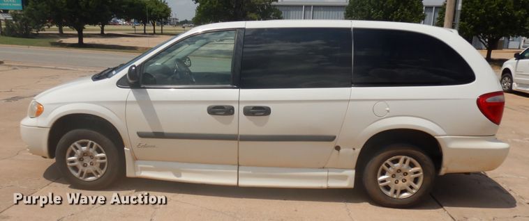 image for item FI9879 2007 Dodge Grand Caravan handicap accessible van
