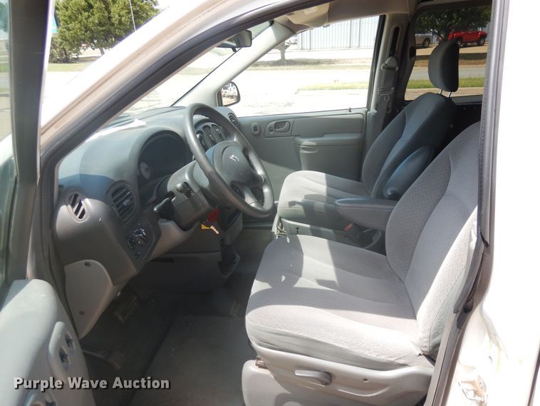 image for item FI9879 2007 Dodge Grand Caravan handicap accessible van