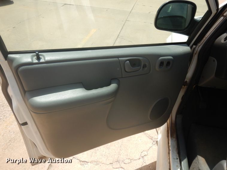 image for item FI9879 2007 Dodge Grand Caravan handicap accessible van