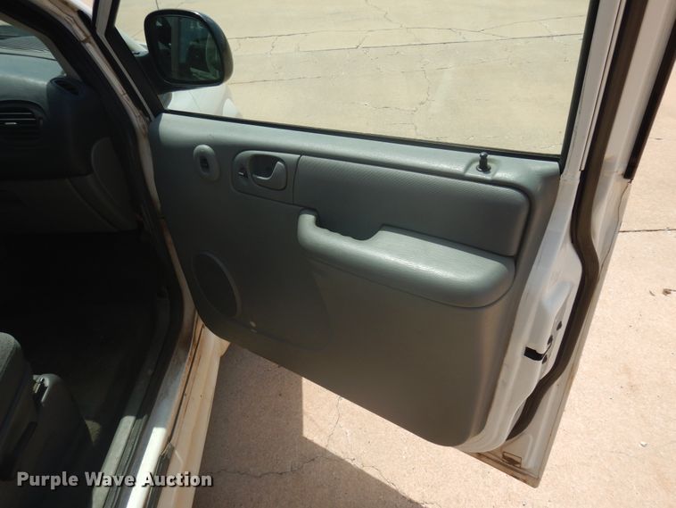 image for item FI9879 2007 Dodge Grand Caravan handicap accessible van