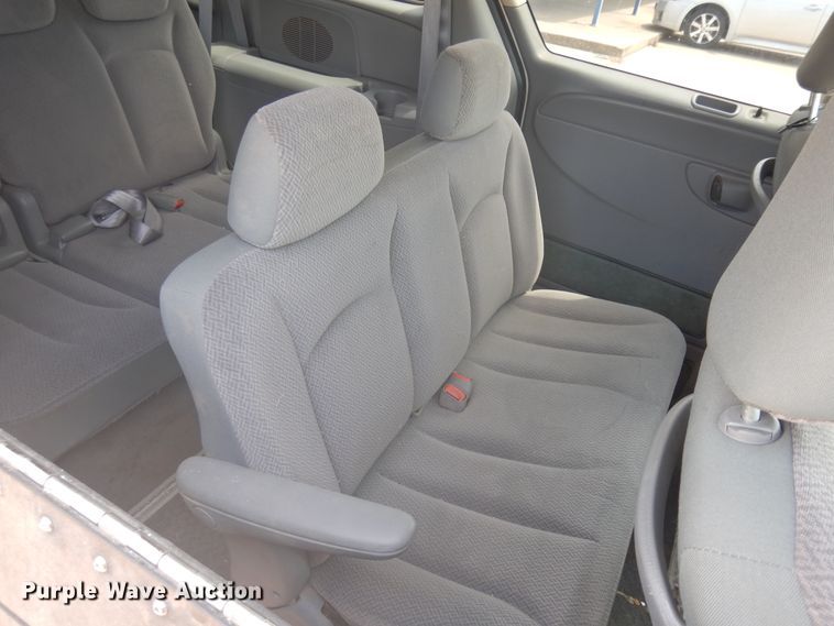 image for item FI9879 2007 Dodge Grand Caravan handicap accessible van