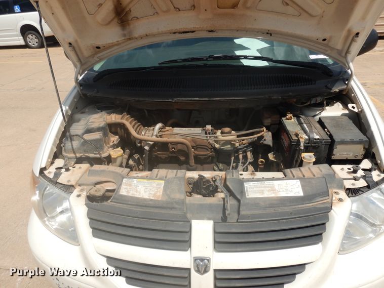 image for item FI9879 2007 Dodge Grand Caravan handicap accessible van