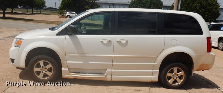 image for item FI9880 2010 Dodge Grand Caravan handicap accessible van