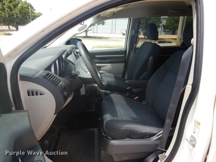image for item FI9880 2010 Dodge Grand Caravan handicap accessible van