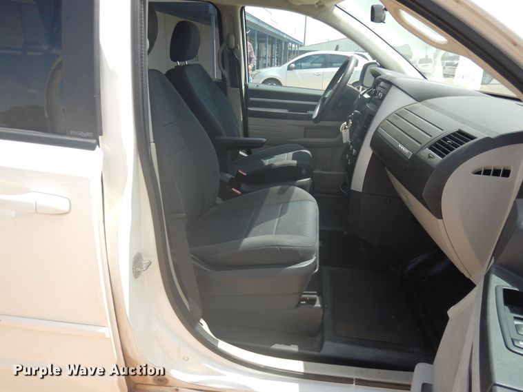 image for item FI9880 2010 Dodge Grand Caravan handicap accessible van