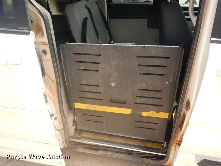 image for item FI9880 2010 Dodge Grand Caravan handicap accessible van