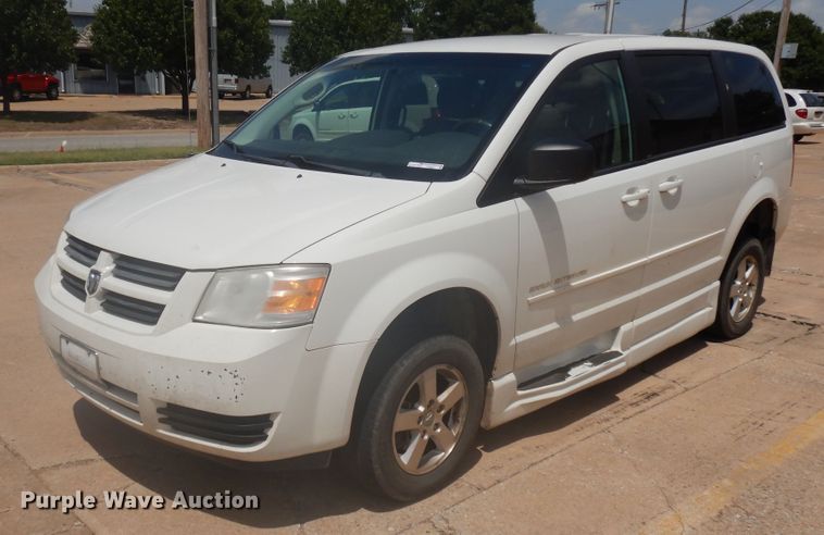 image for item FI9881 2010 Dodge Grand Caravan handicap accessible van