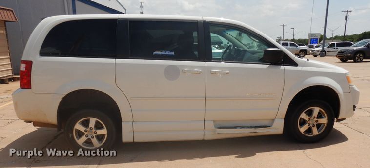 image for item FI9881 2010 Dodge Grand Caravan handicap accessible van