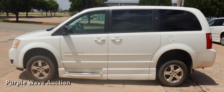 image for item FI9881 2010 Dodge Grand Caravan handicap accessible van