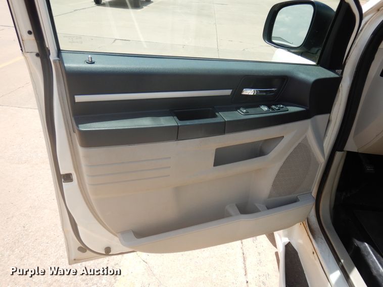 image for item FI9881 2010 Dodge Grand Caravan handicap accessible van